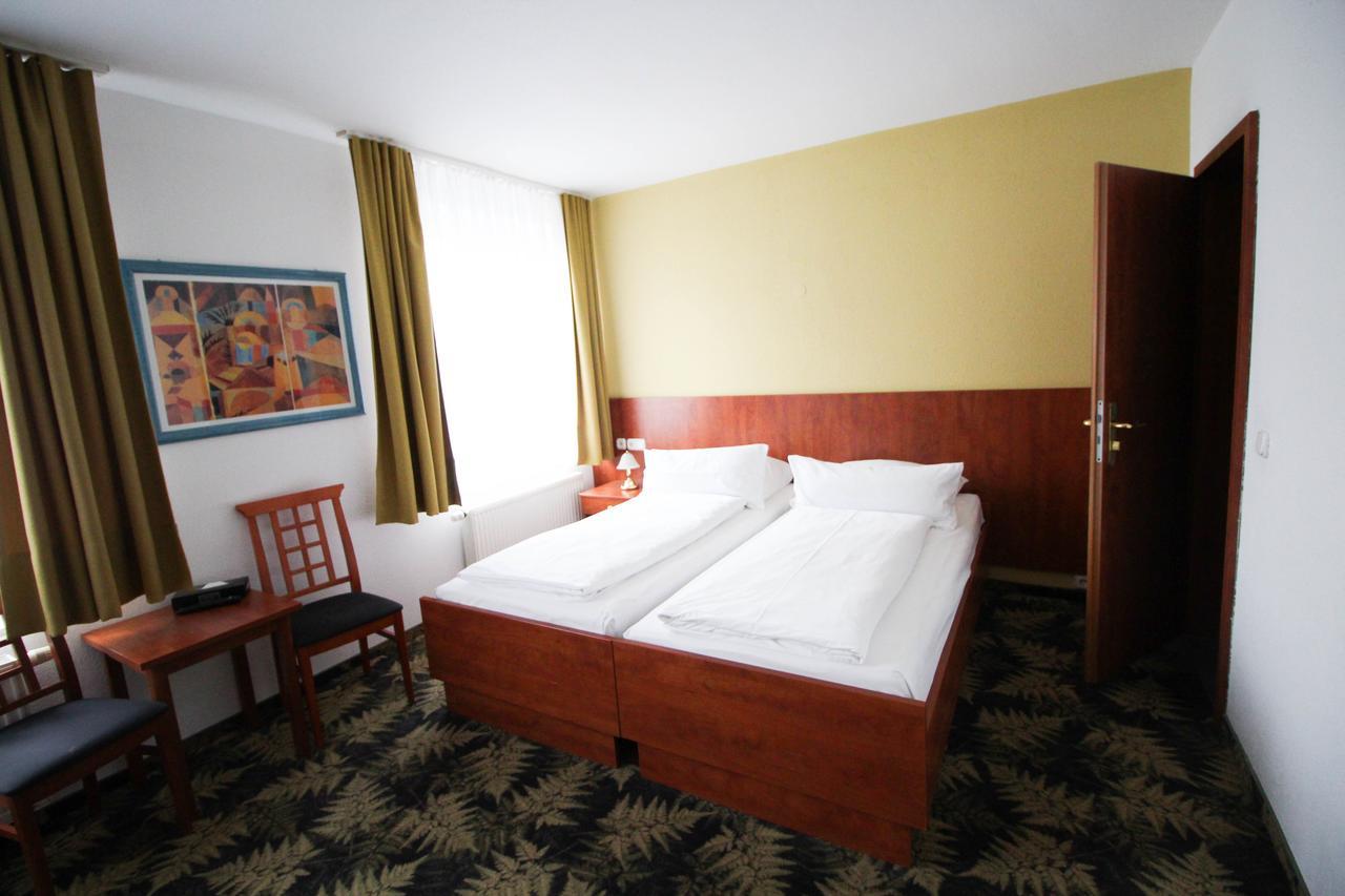 Standard Double Room,1084670722:JPEG