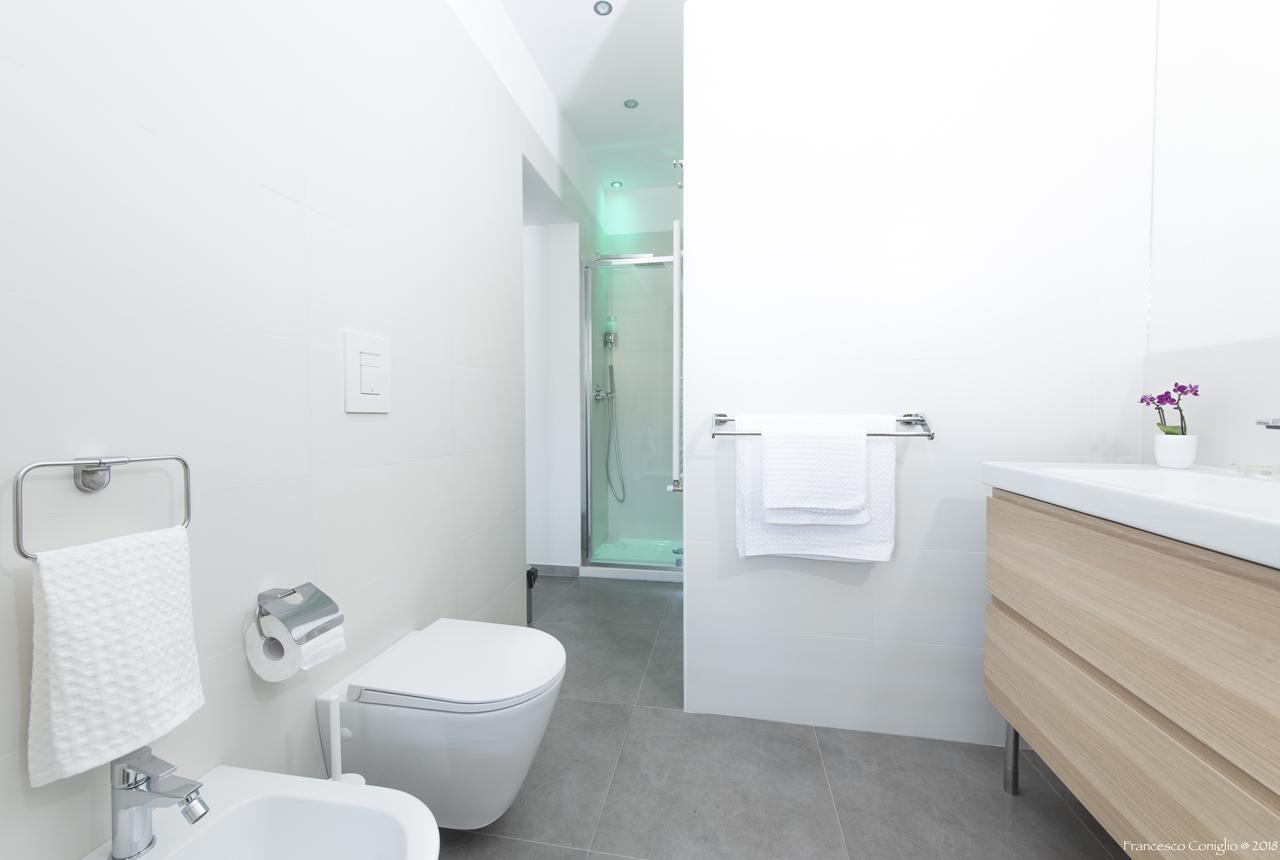 Double Room Private Bathroom,663700971:JPEG