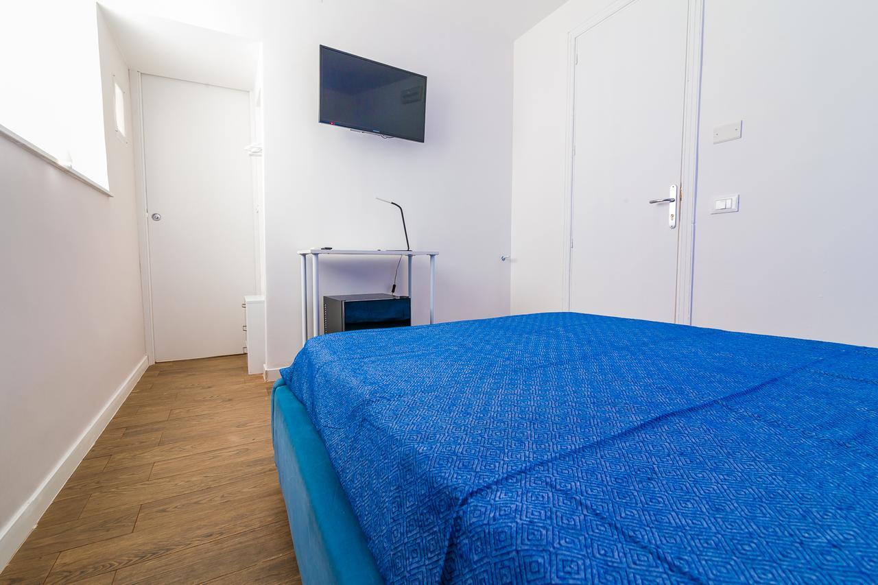 Single Room,639507396:JPEG