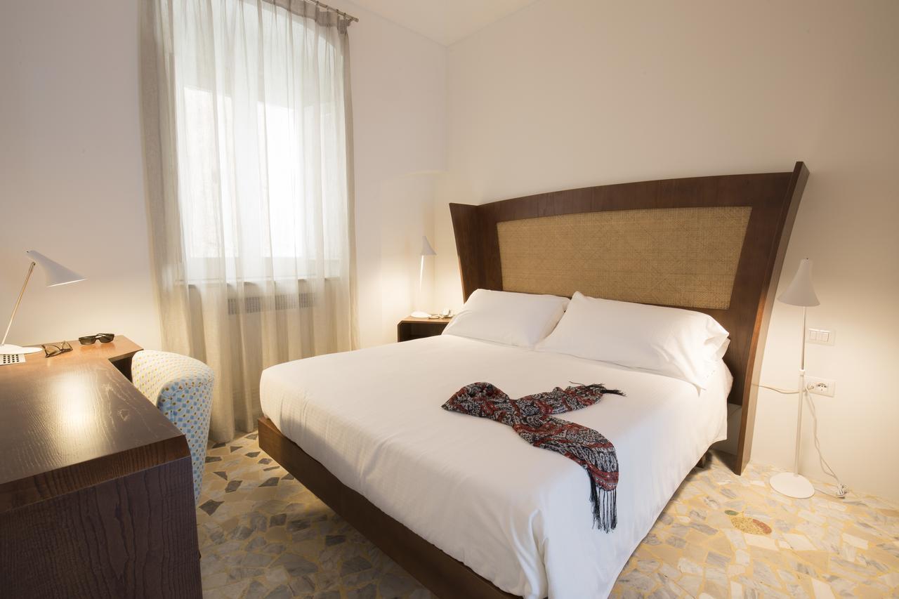 Standard Double Room,823222451:JPEG