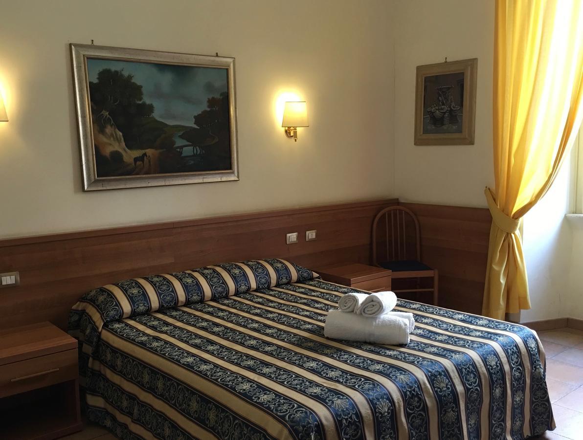 Standard Double or Twin Room,63060571:JPEG