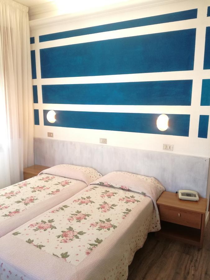 Triple Room,643414926:JPEG