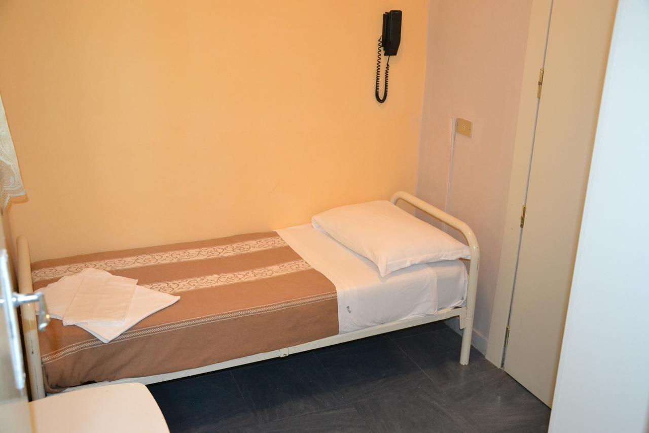 Single Room,643754220:JPEG