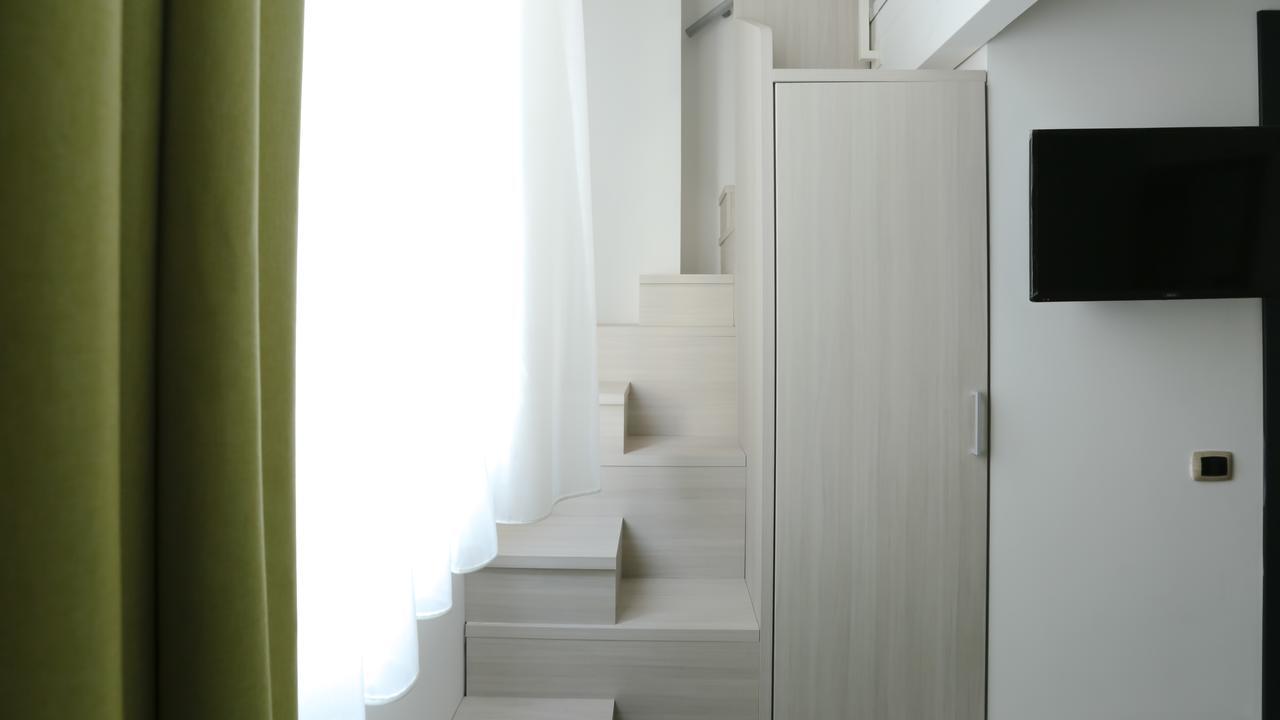 Budget Double or Twin Room Split Level,969149518:JPEG