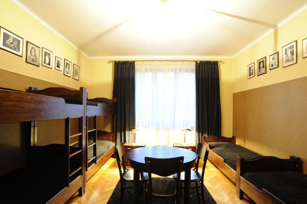 Bed Room,64535575:JPEG