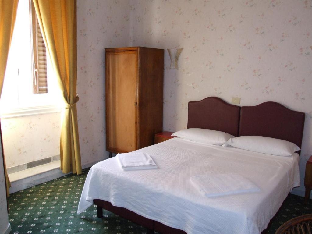 Double or Twin Room,64627102:JPEG