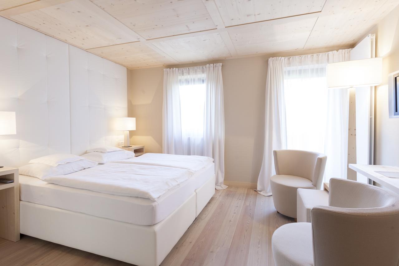 Deluxe Room,646427124:JPEG