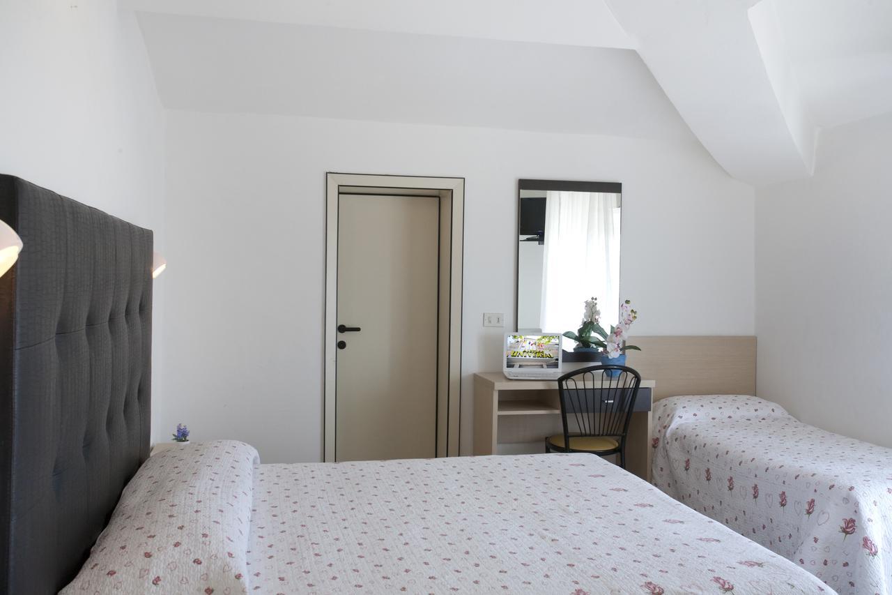 Triple Room,646742247:JPEG