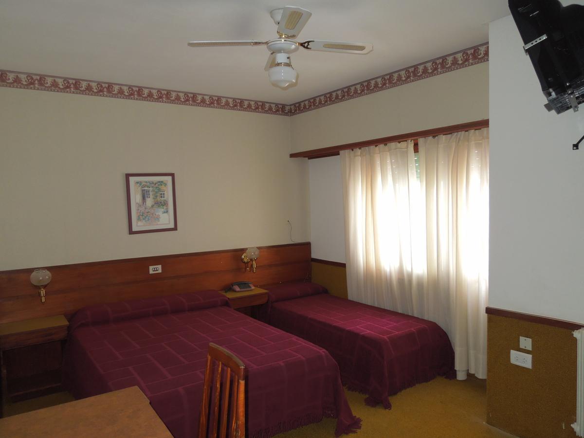 Basic Triple Room,649581855:JPEG
