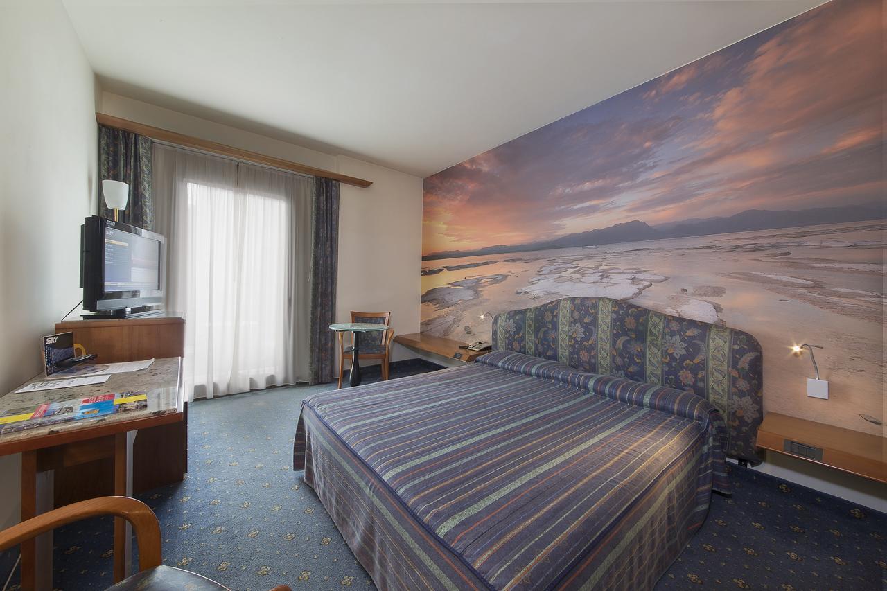 Double or Twin Room,1769890274:JPEG