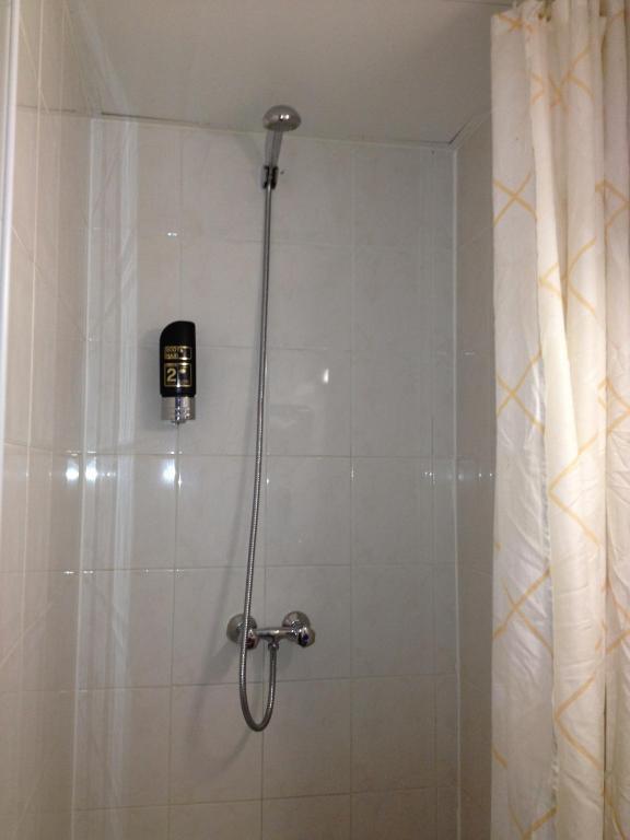 Single Room,688380153:JPEG
