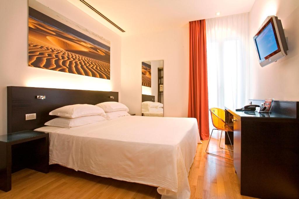 Double Room,705220621:JPEG