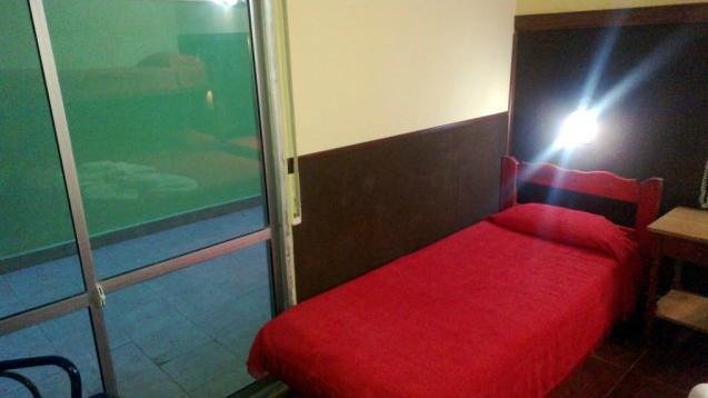 Single Room,648718224:JPEG