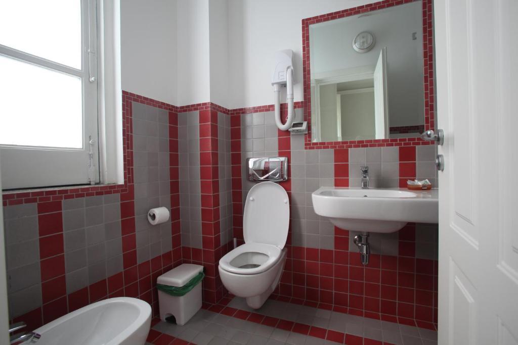 Triple Room,228090281:JPEG