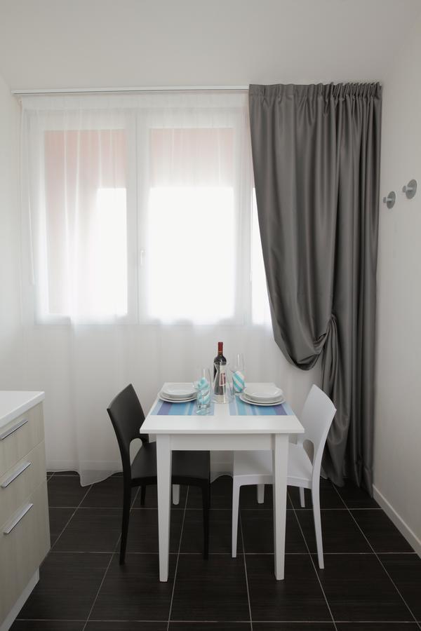 One-Bedroom Apartment,649127442:JPEG