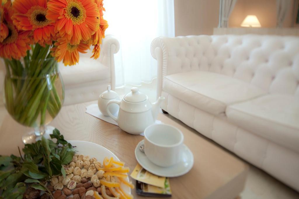 Luxury Suite,1209817414:JPEG