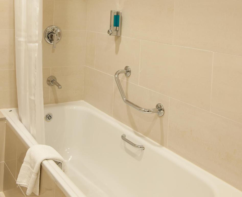 Double Room,1498517242:JPEG