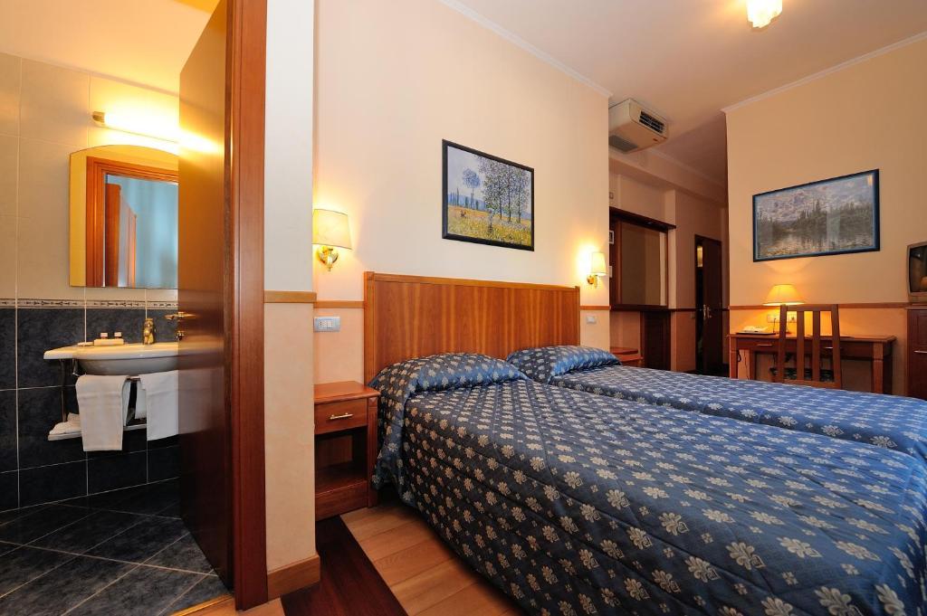 Classic Double or Twin Room Balcony