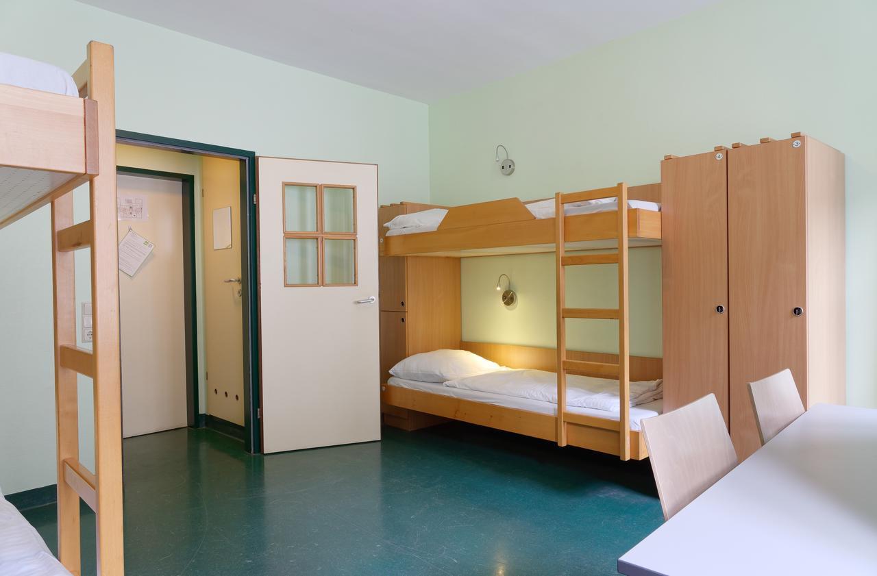 Posto Letto (a castello) in Dormitorio Femminile con 4-6 Letti e Bagno Comune
