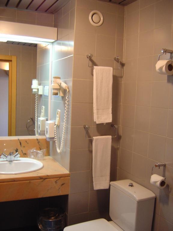Double Room,1742569054:JPEG