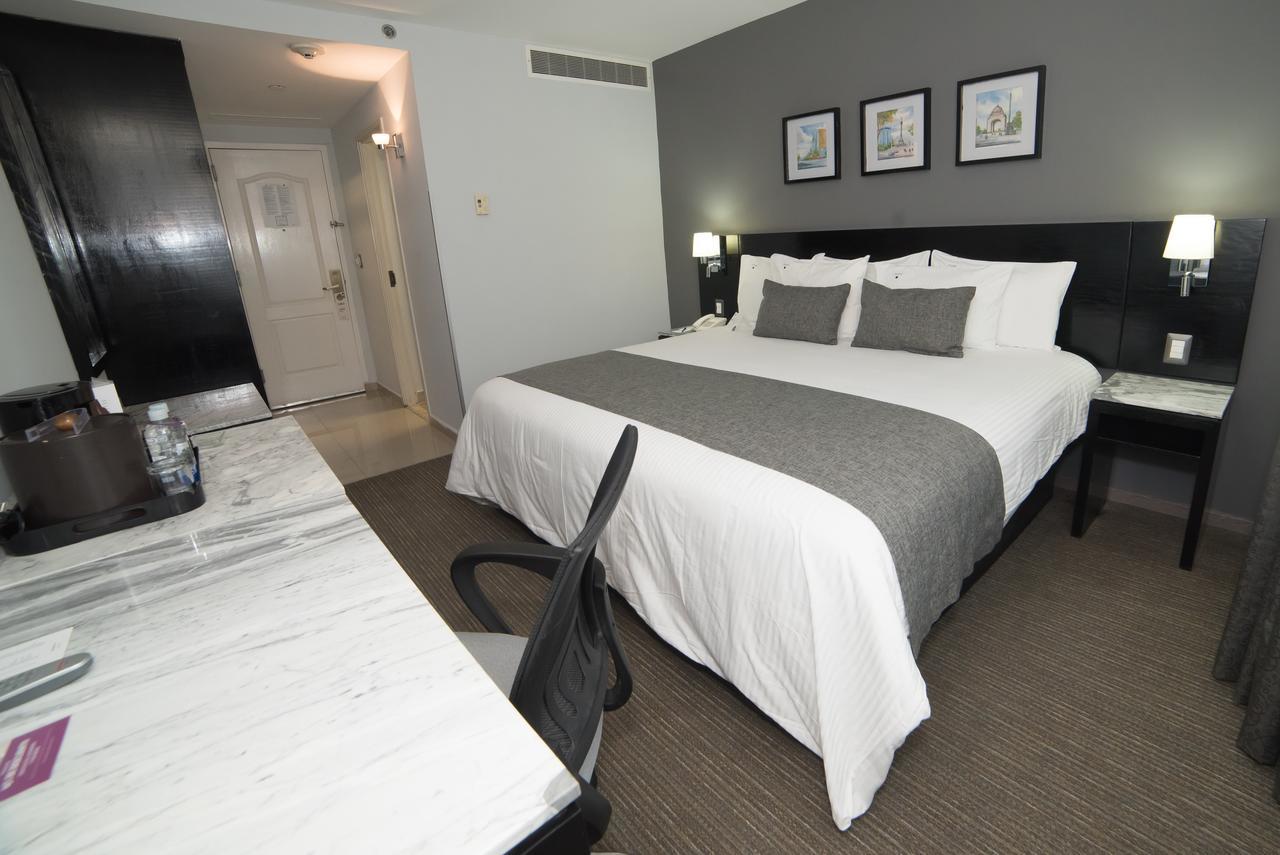 Queen Room,1273556419:JPEG