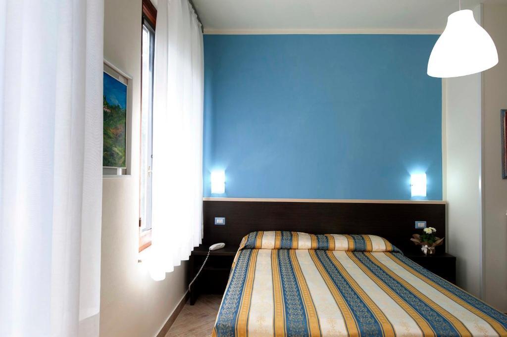 Double or Twin Room,65915017:JPEG