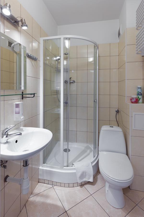 Twin Room Private Bathroom,1611052741:JPEG