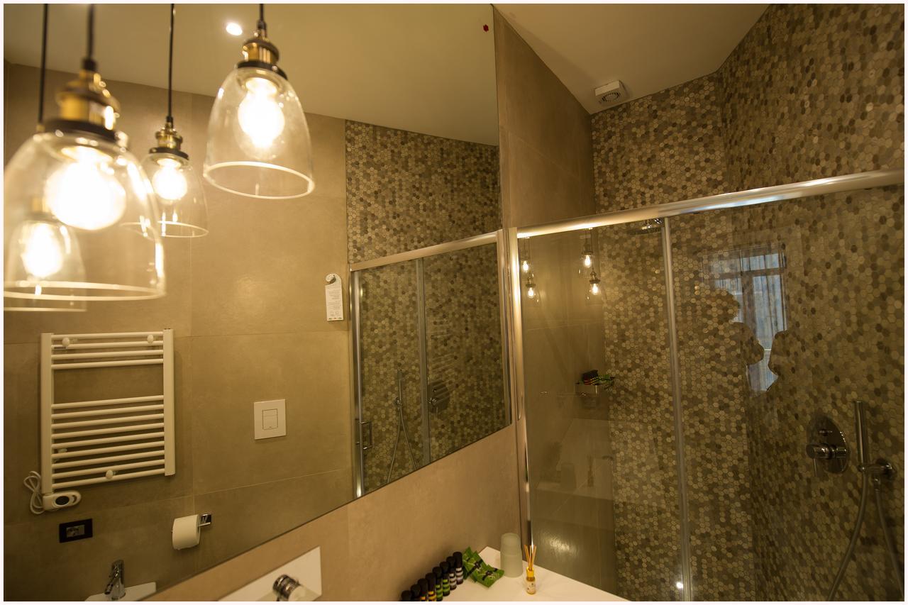 Large Double Room,662438817:JPEG