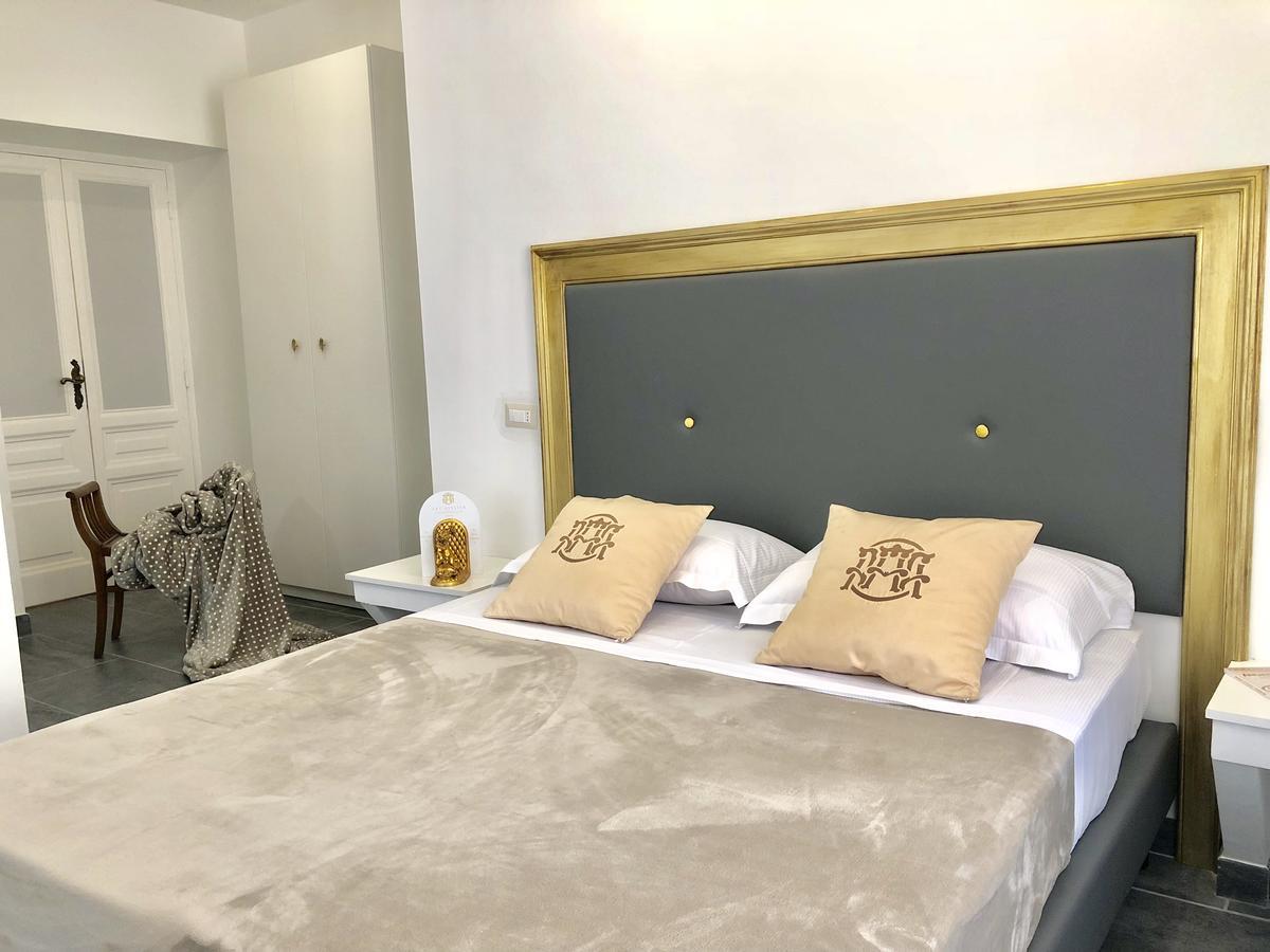 Deluxe Quadruple Room,662906463:JPEG