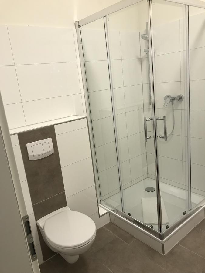 Single Room Private Bathroom,663136143:JPEG