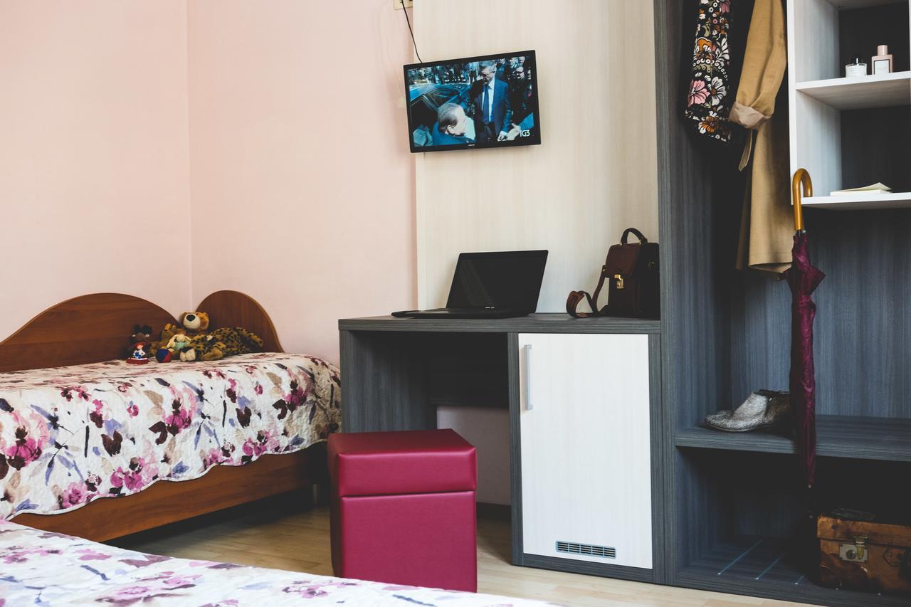 Standard Family Room,664537641:JPEG