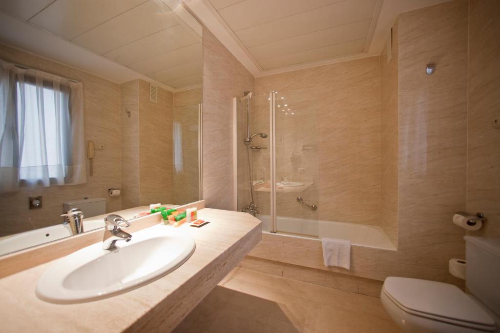 Triple Room,1709718046:JPEG