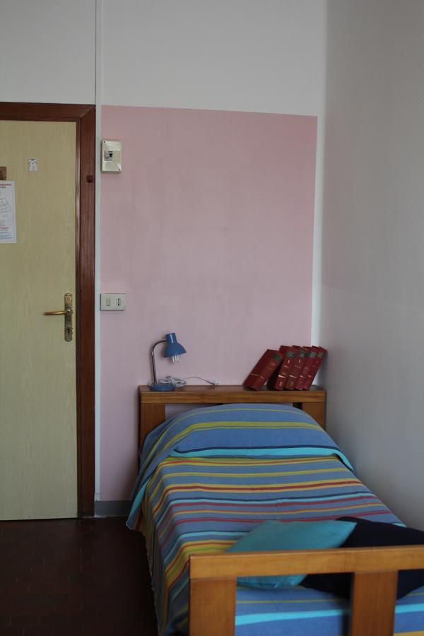 Single Room,665268474:JPEG