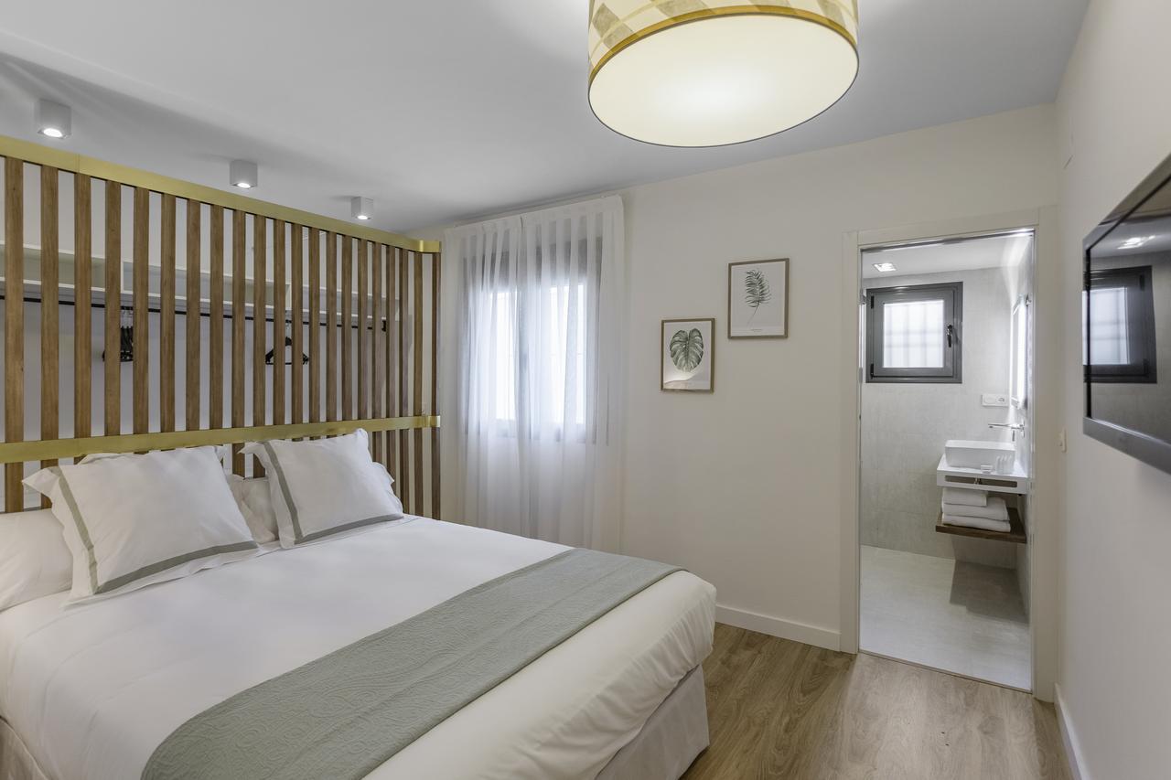 Three-Bedroom Apartment,665500932:JPEG