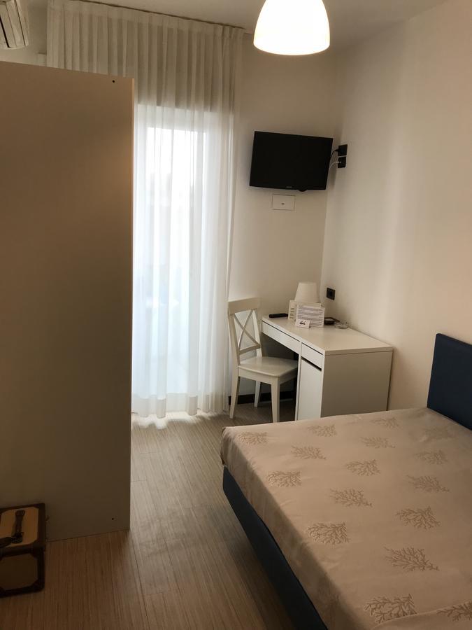 Single Room,665861139:JPEG