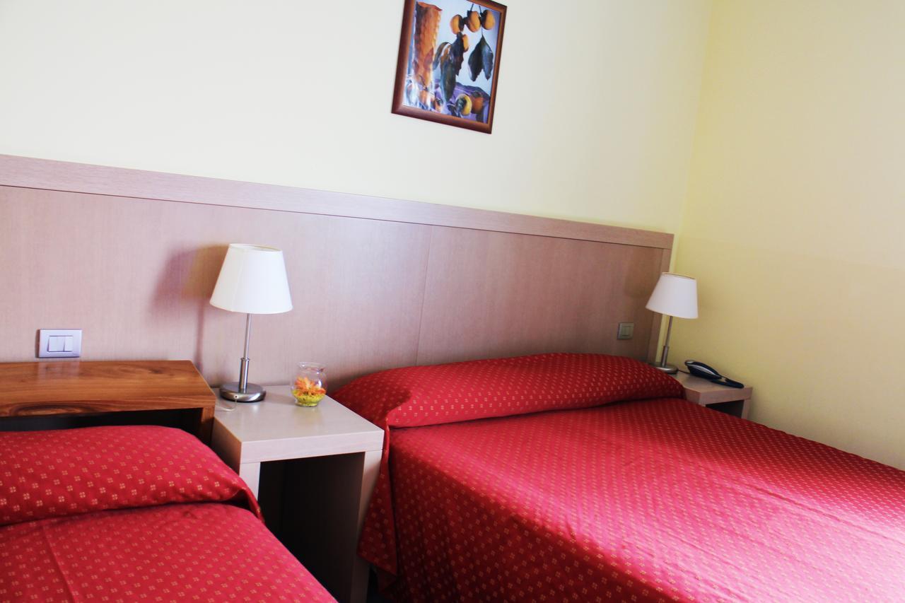 Triple Room,666158415:JPEG