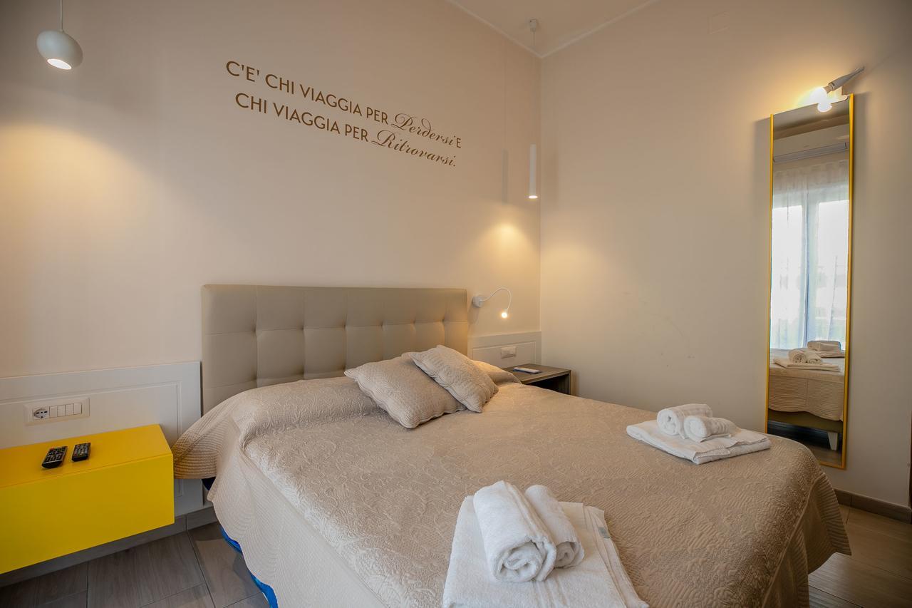 Deluxe Double Room with Balcony,666209502:JPEG