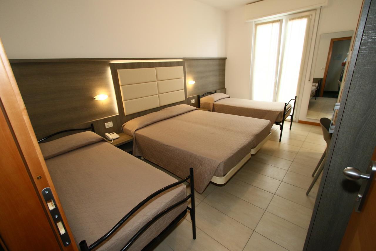Superior Quadruple Room,668874459:JPEG