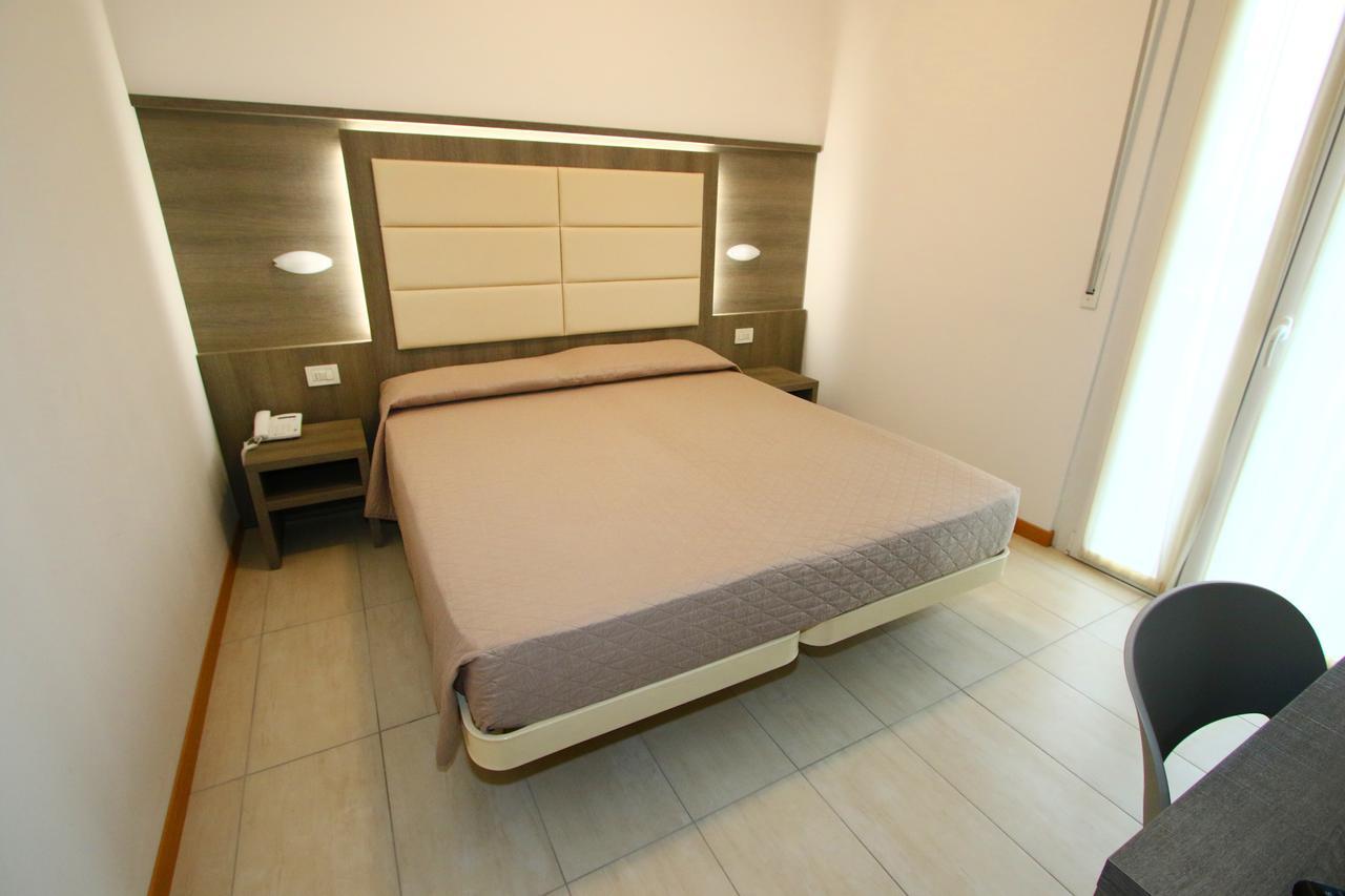 Superior Double or Twin Room,668874411:JPEG