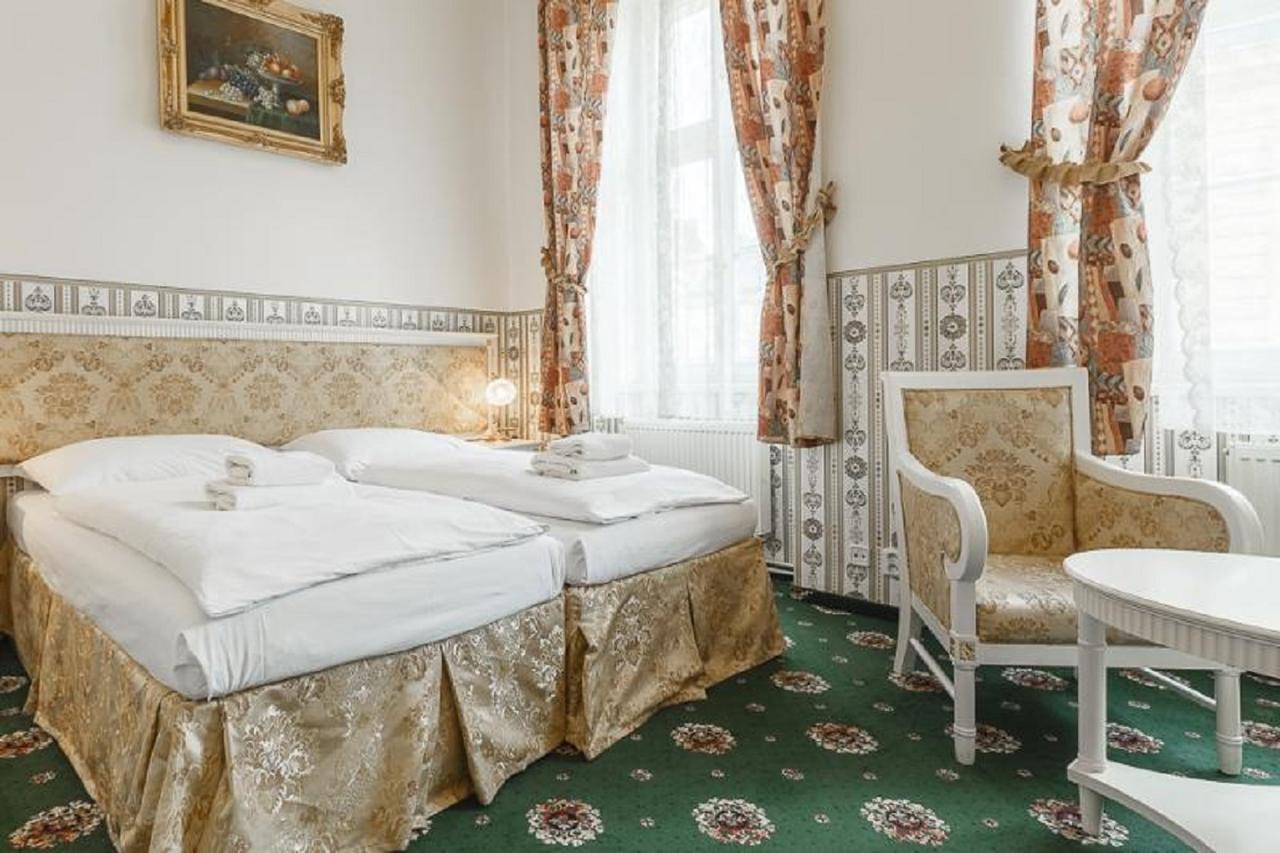 Double or Twin Room,925635457:JPEG