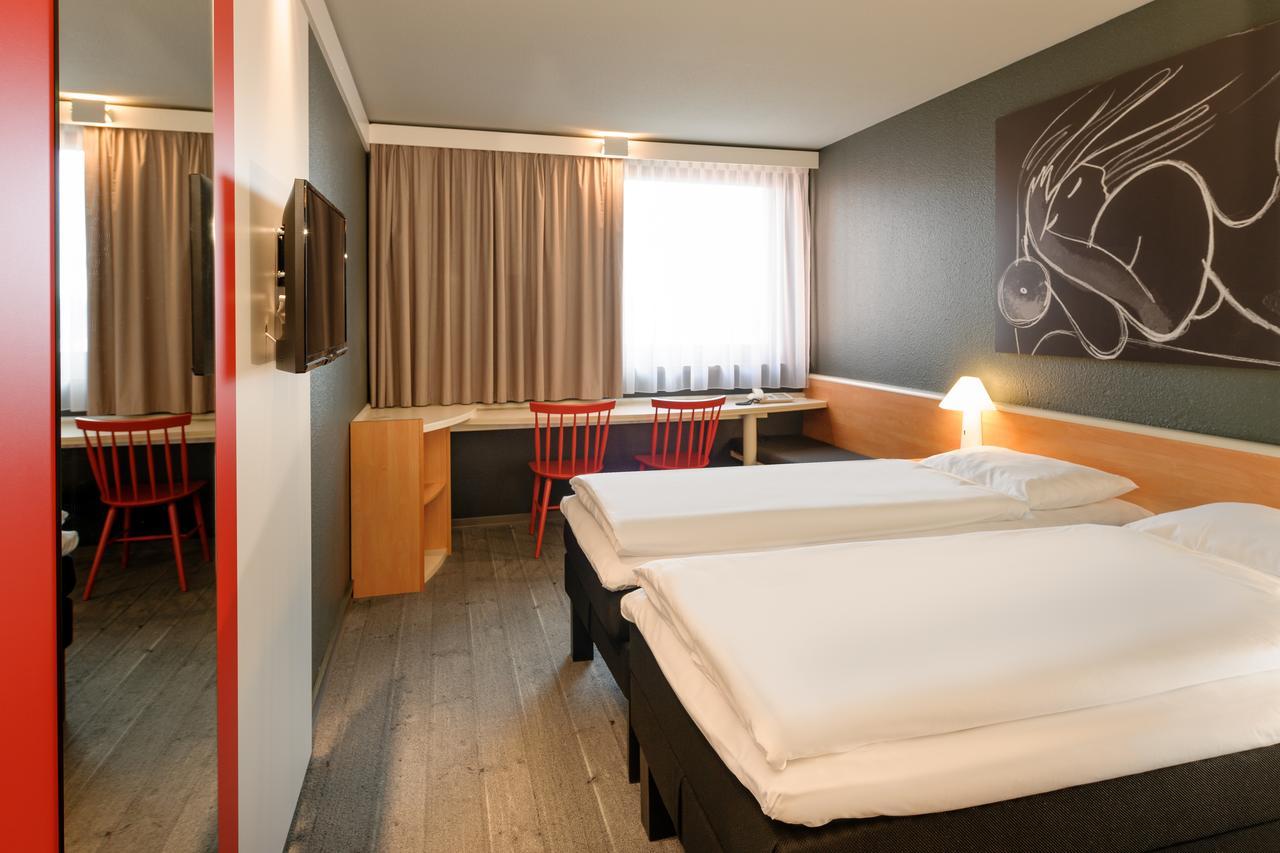 Standard Twin Room,1704892851:JPEG