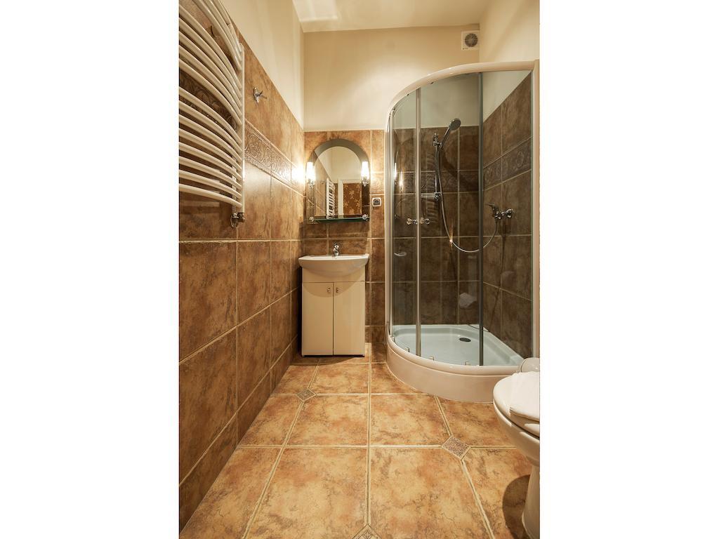 Standard Single Room,681336729:JPEG
