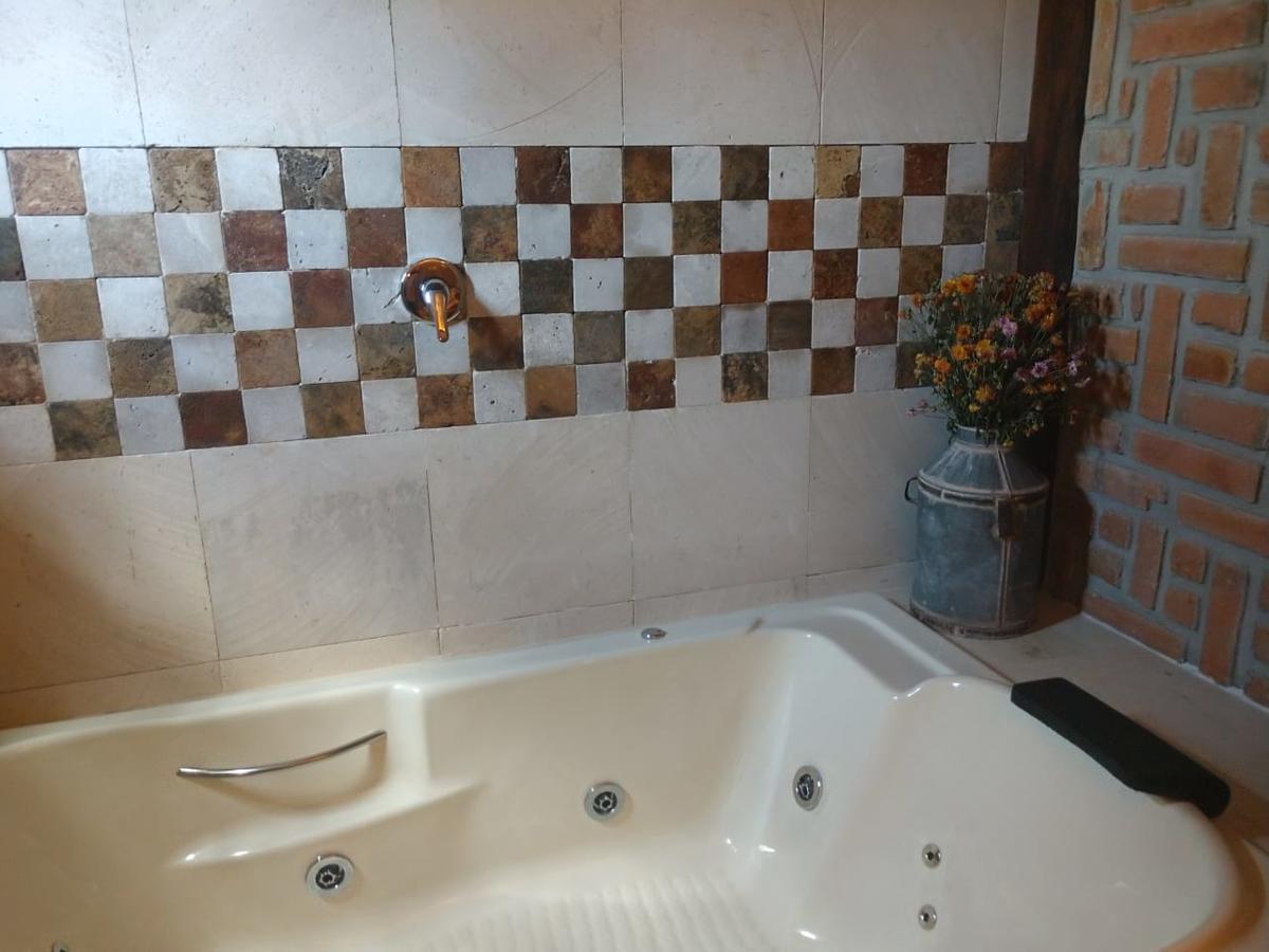 Deluxe Suite Spa Bath