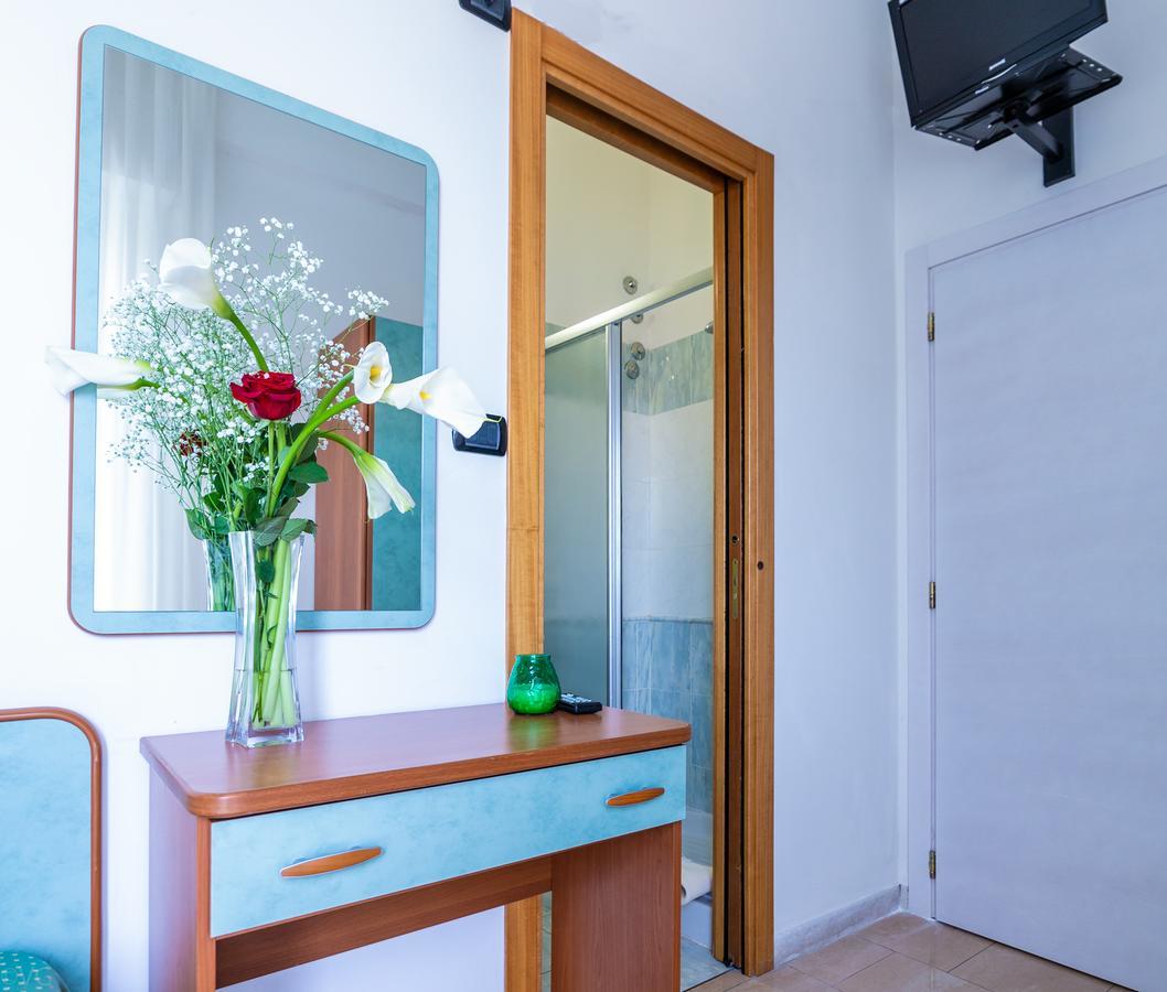 Classic Single Room,670182951:JPEG