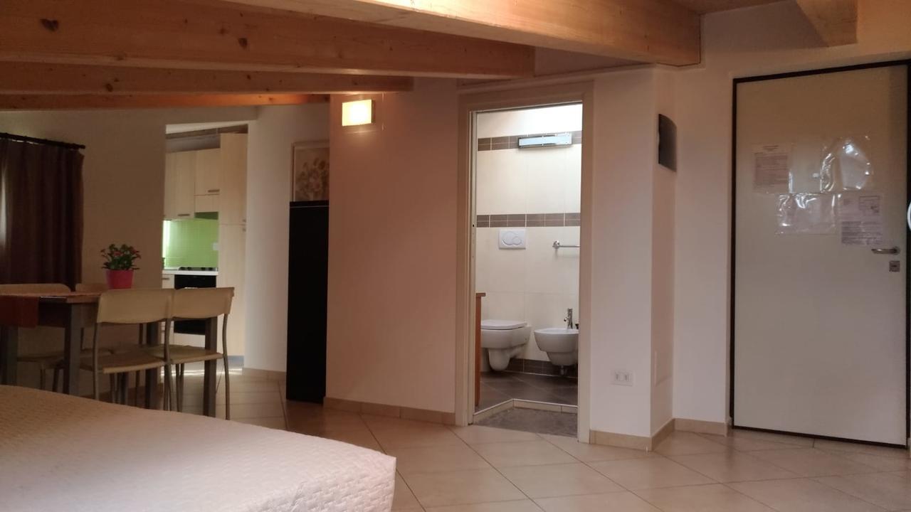 Studio Apartment Attic,670339917:JPEG