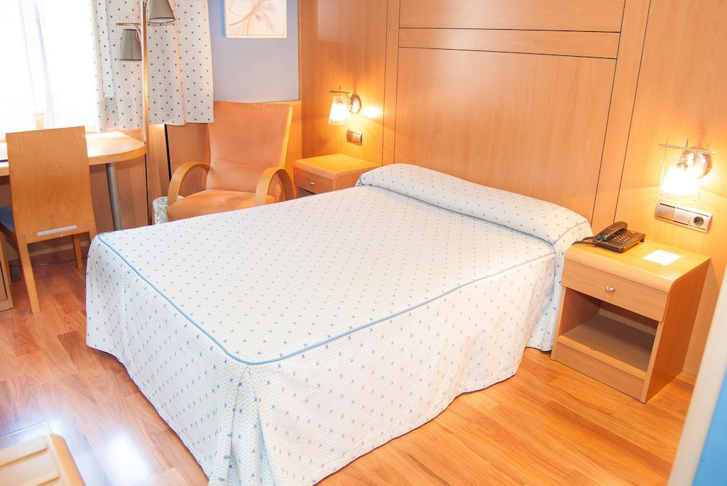 Single Room,66593359:JPEG