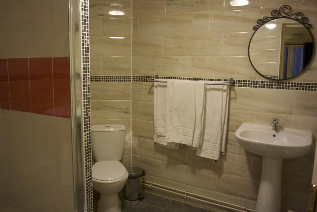 Twin Room,370880881:JPEG