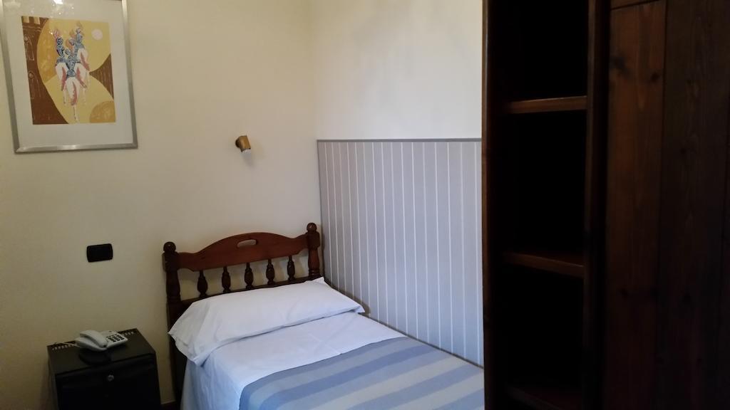 Single Room,67590164:JPEG
