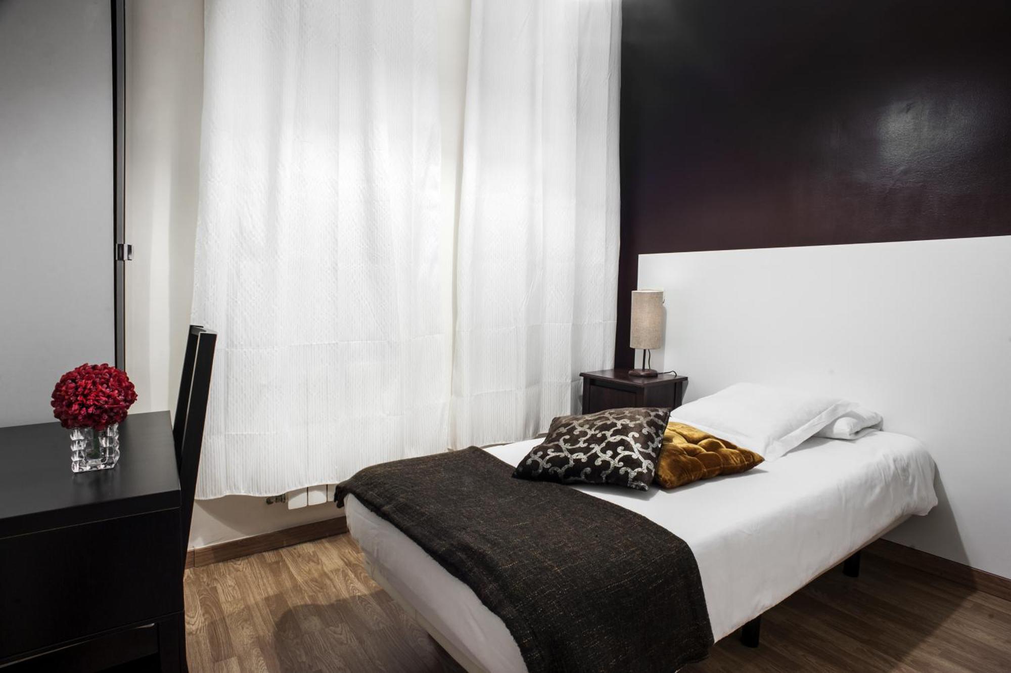 Single Room,676133511:JPEG