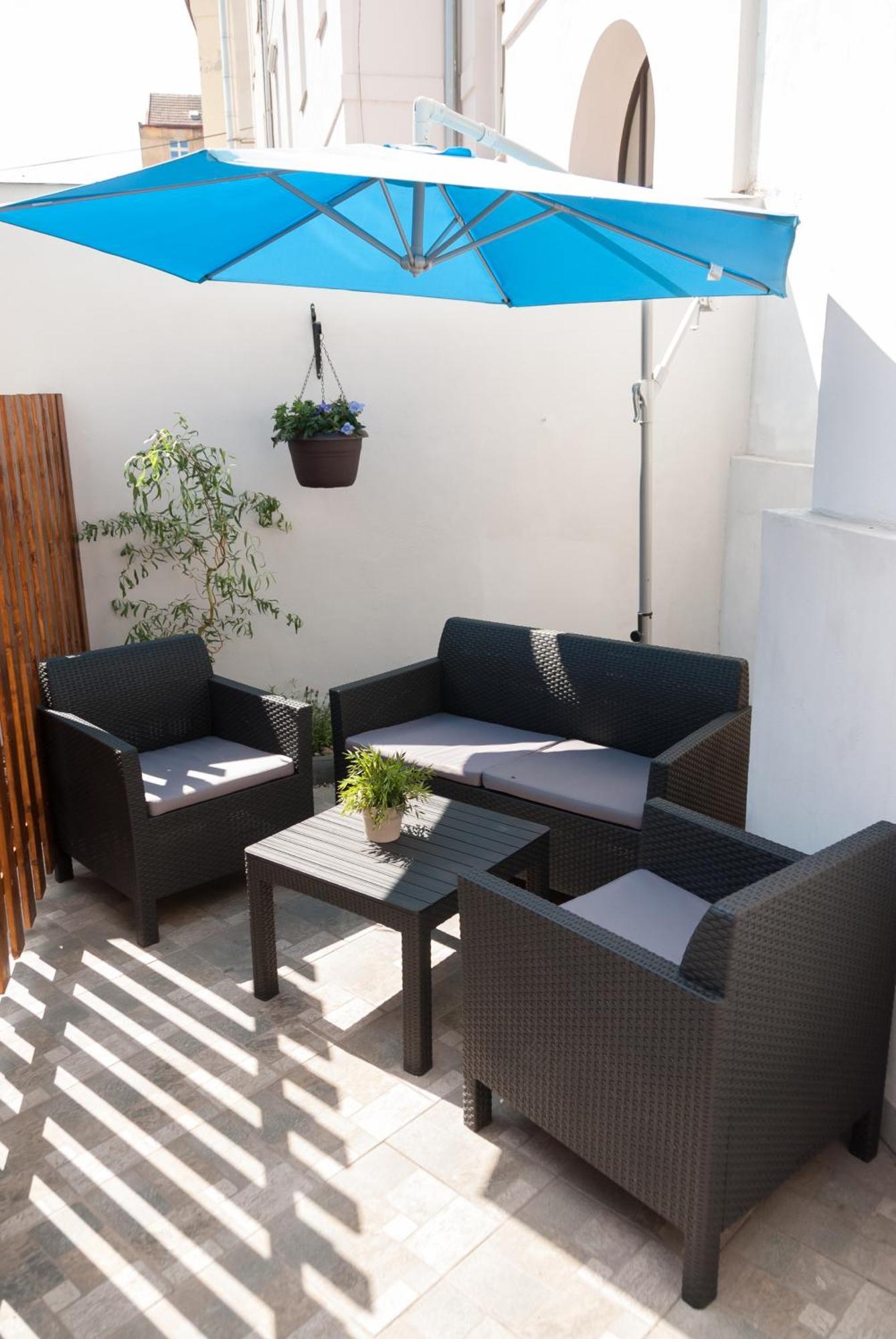 Apartment Terrace,677184393:JPEG